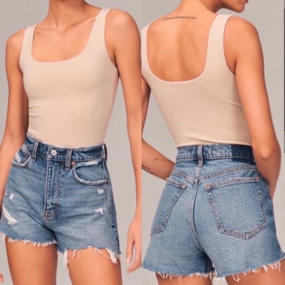 Abercrombie & Fitch Pants - Abercrombie & Fitch The Mom Short High Rise Distressed